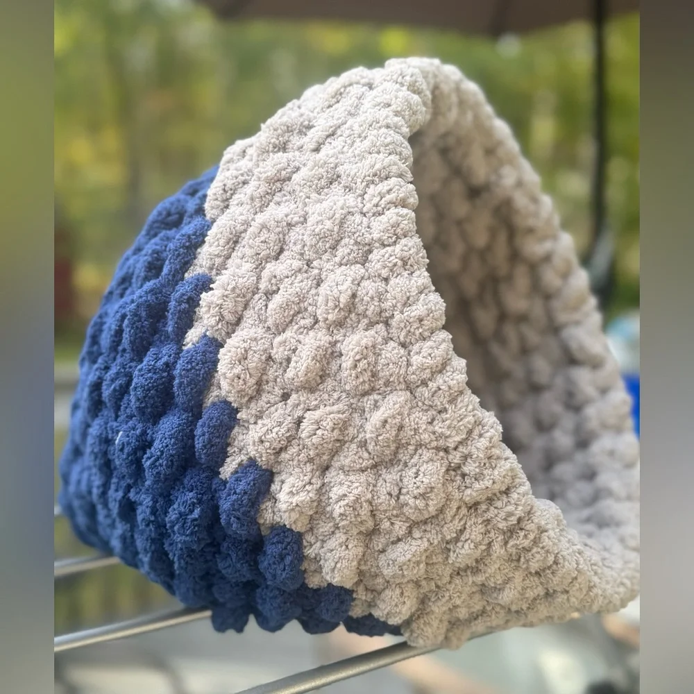 Cozy Knitted Cat cave